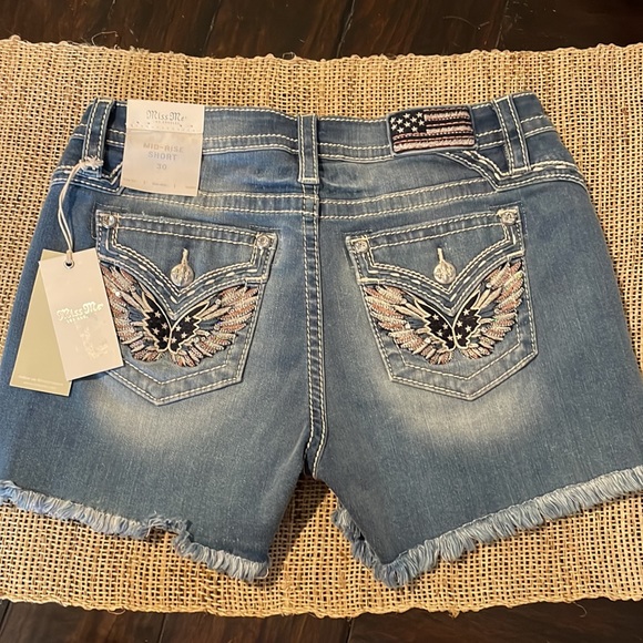 Miss Me Mid-Rise American Angel Denim Shorts Size 30, NWT - Picture 2 of 15
